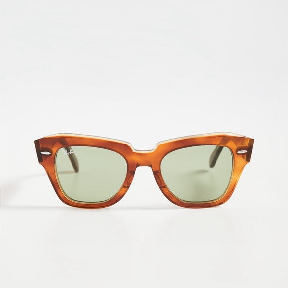 Ray-Bans Icons Wayfarers Sunglasses - Picture 3 of 3